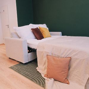 Deluxe Studio